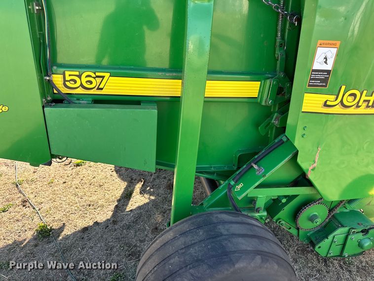 image for item OI9406 2005 John Deere 567 Mega Wide round baler