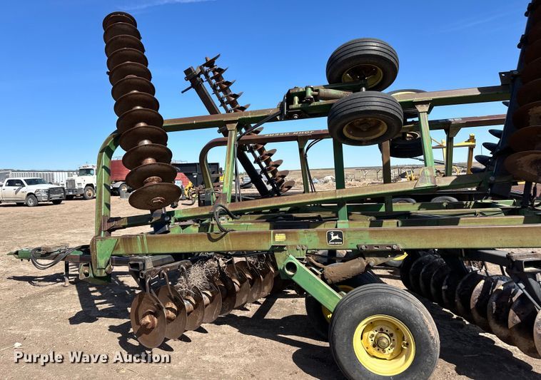 image for item OI9417 John Deere tandem disk