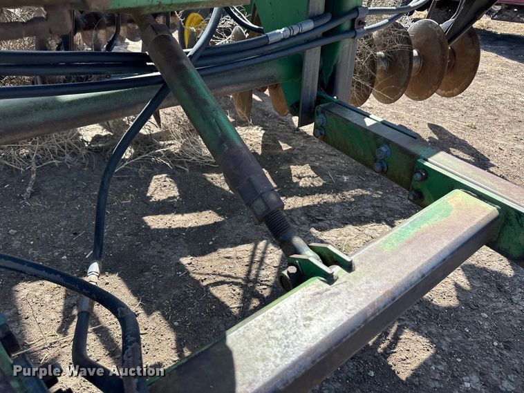 image for item OI9417 John Deere tandem disk