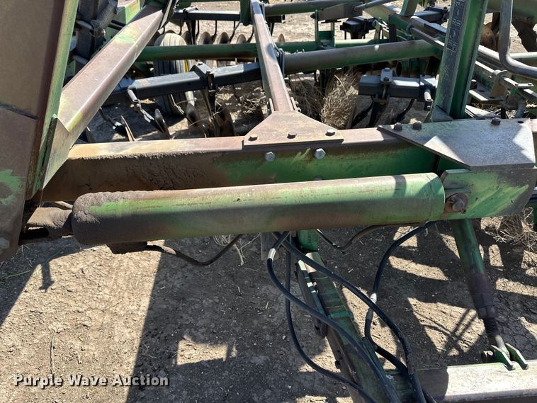 image for item OI9417 John Deere tandem disk