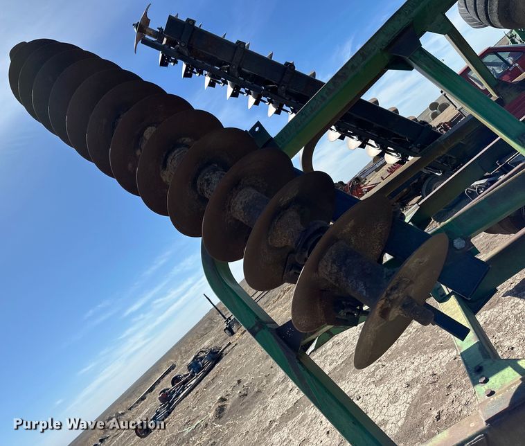 image for item OI9417 John Deere tandem disk