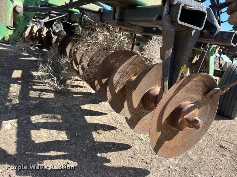 image for item OI9417 John Deere tandem disk