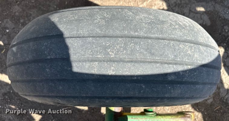 image for item OI9417 John Deere tandem disk