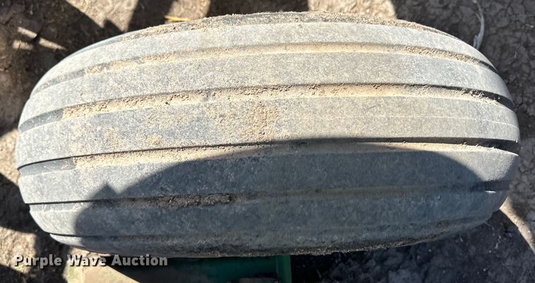 image for item OI9417 John Deere tandem disk