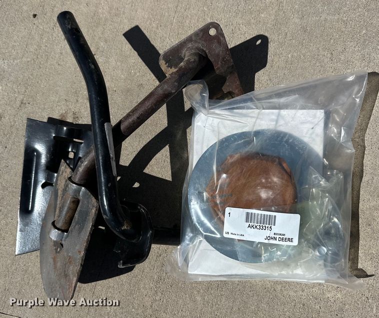 image for item OI9417 John Deere tandem disk