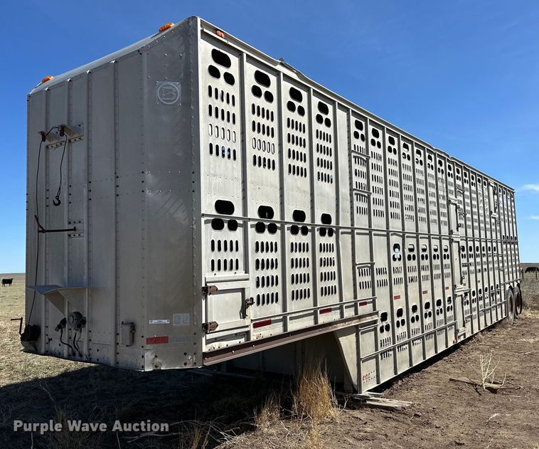 image for item OI9421 1984 Barrett livestock trailer