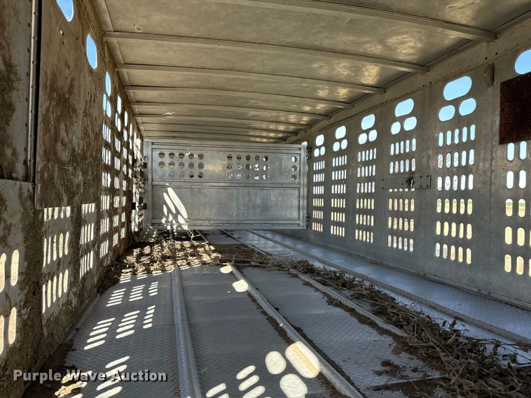 image for item OI9421 1984 Barrett livestock trailer