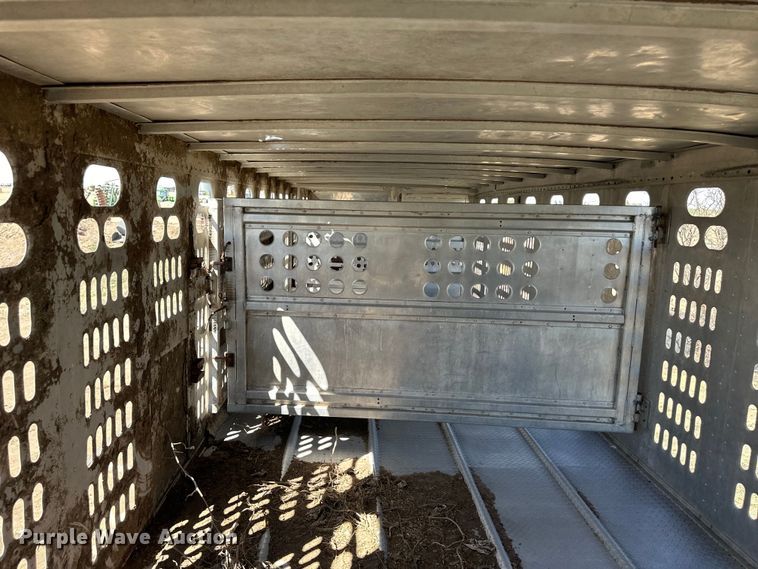 image for item OI9421 1984 Barrett livestock trailer