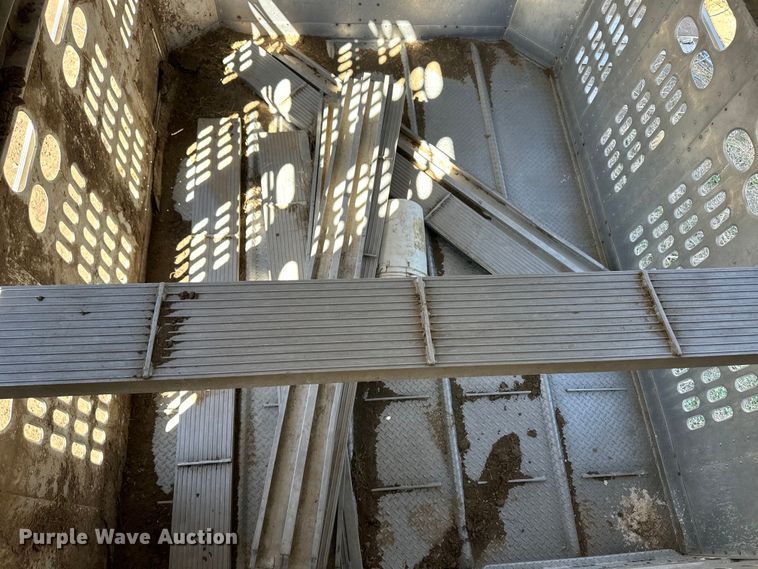 image for item OI9421 1984 Barrett livestock trailer