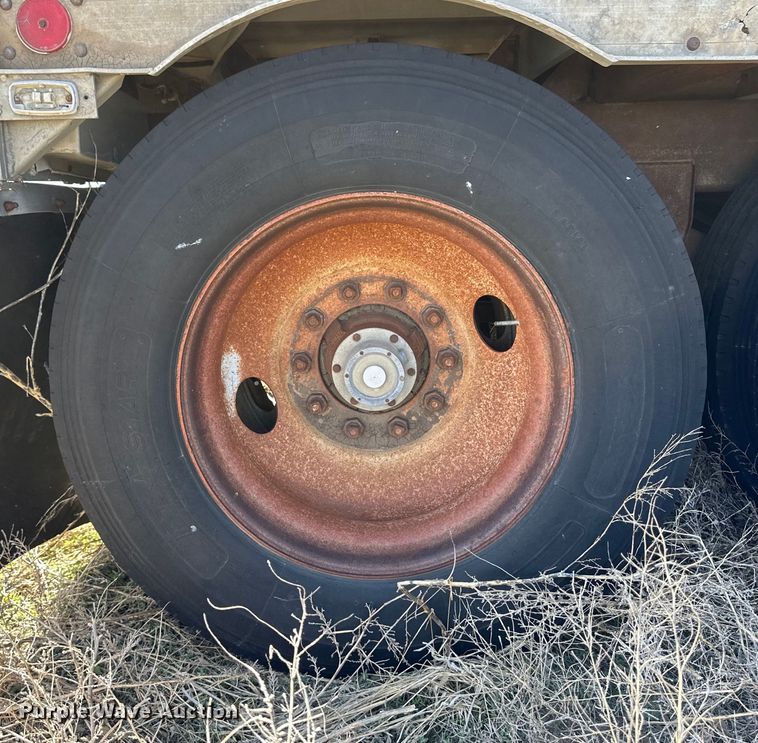 image for item OI9421 1984 Barrett livestock trailer