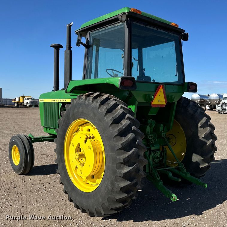 image for item OI9484 1974 John Deere 4430 tractor