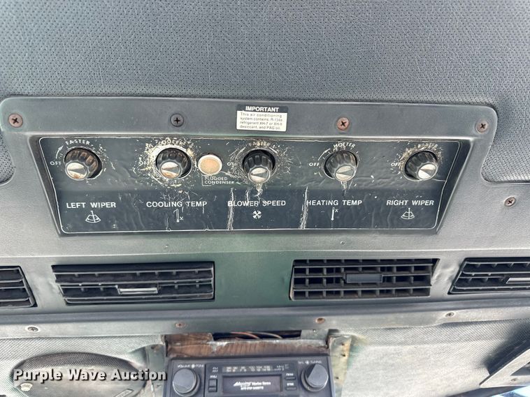 image for item OI9484 1974 John Deere 4430 tractor