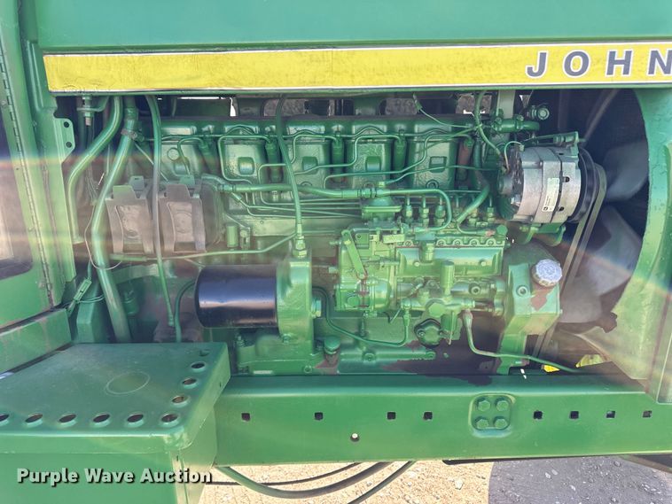 image for item OI9484 1974 John Deere 4430 tractor