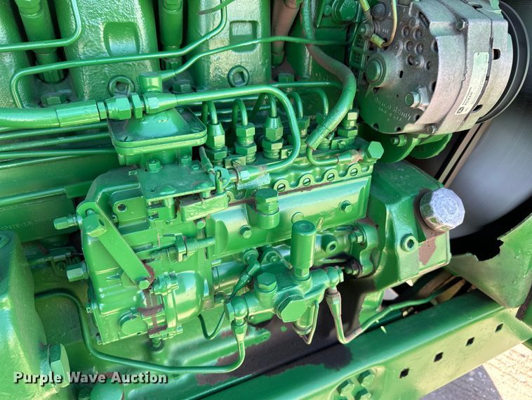 image for item OI9484 1974 John Deere 4430 tractor