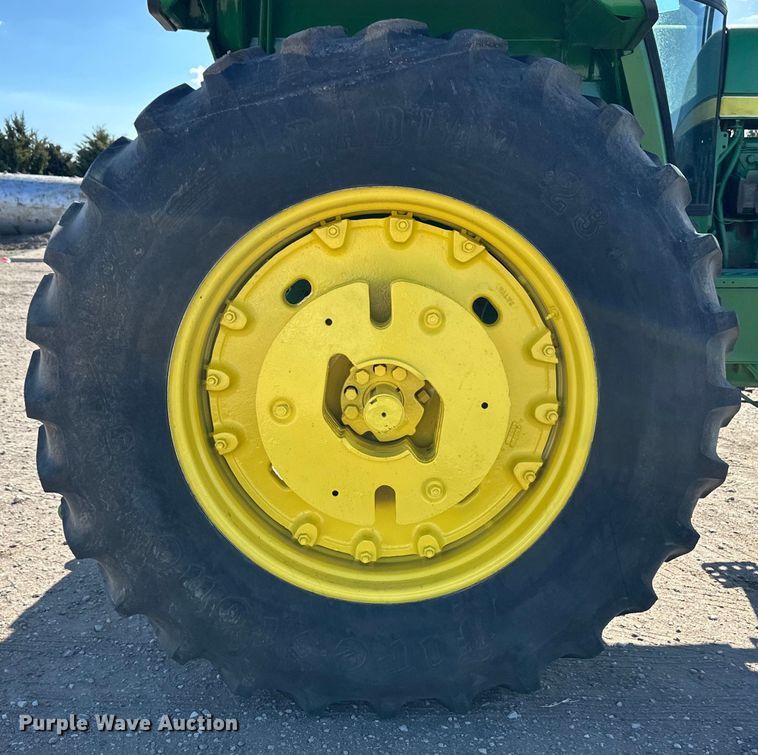 image for item OI9484 1974 John Deere 4430 tractor