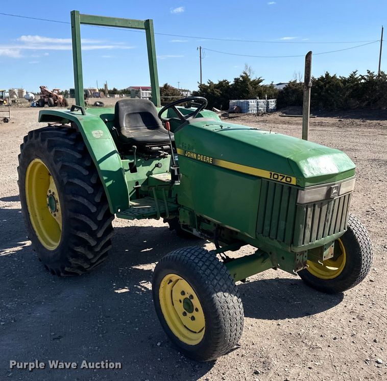 image for item OI9485 1995 John Deere 1070 tractor