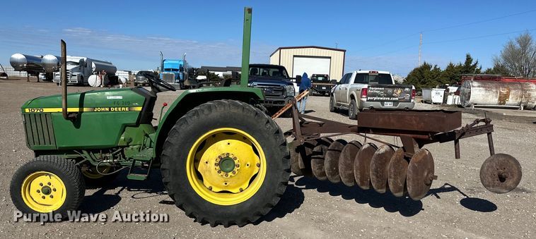 image for item OI9485 1995 John Deere 1070 tractor