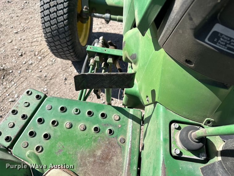 image for item OI9485 1995 John Deere 1070 tractor