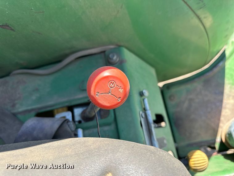 image for item OI9485 1995 John Deere 1070 tractor