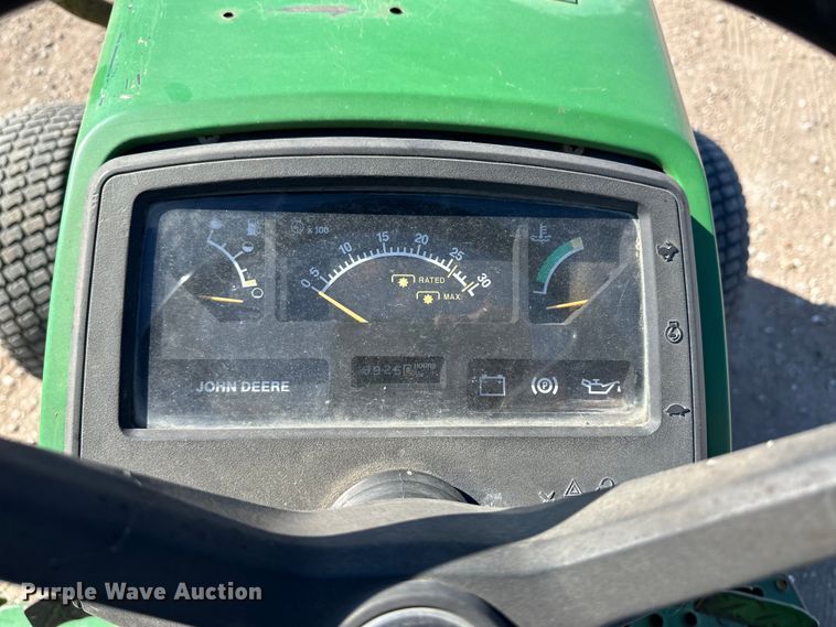 image for item OI9485 1995 John Deere 1070 tractor