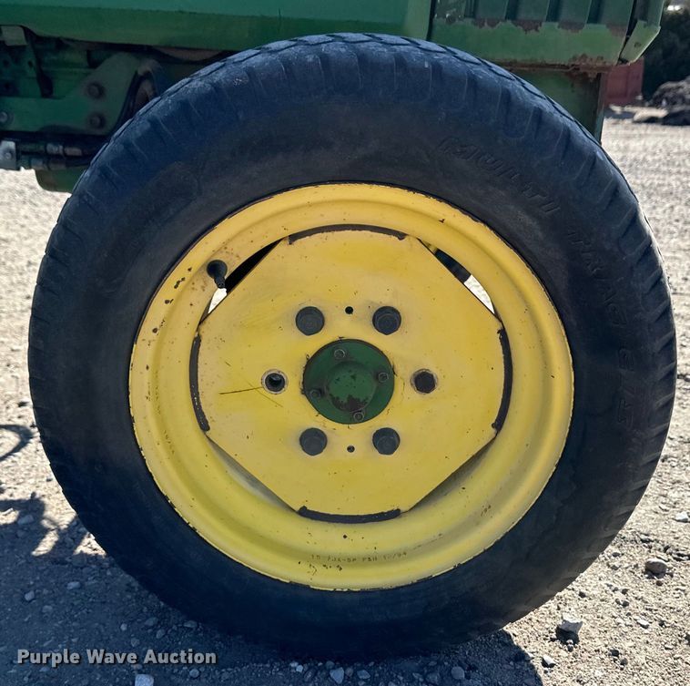 image for item OI9485 1995 John Deere 1070 tractor