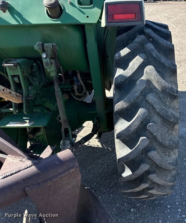image for item OI9485 1995 John Deere 1070 tractor