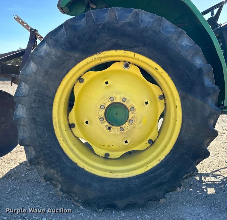 image for item OI9485 1995 John Deere 1070 tractor