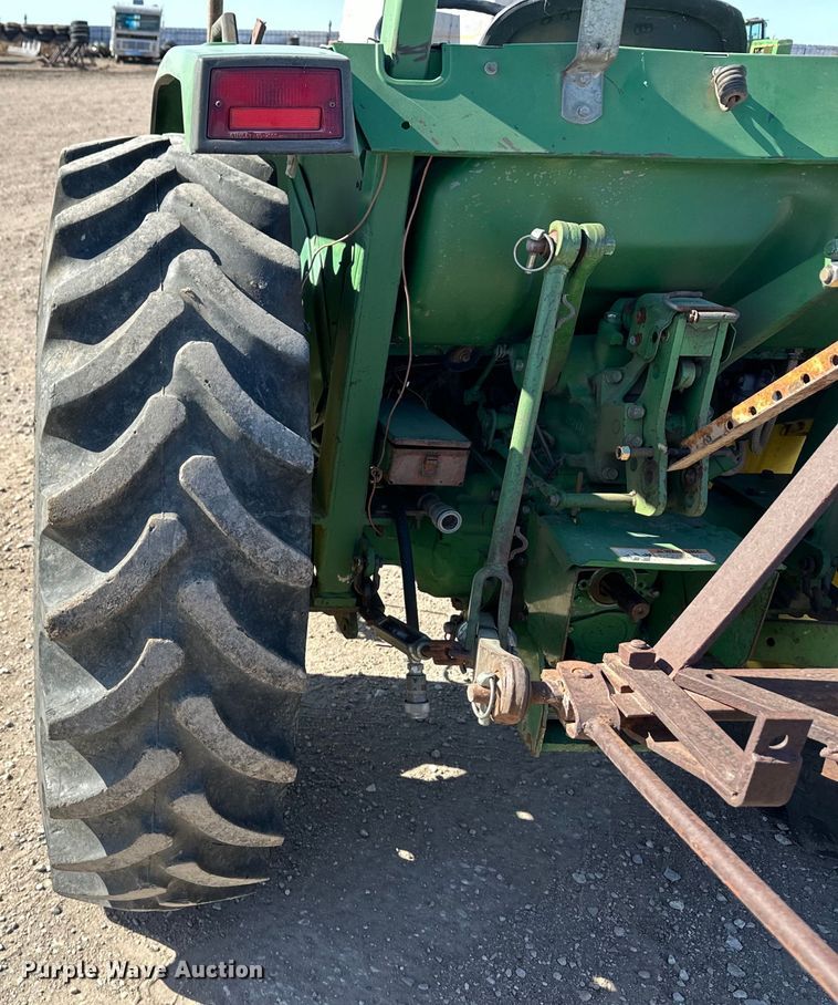image for item OI9485 1995 John Deere 1070 tractor