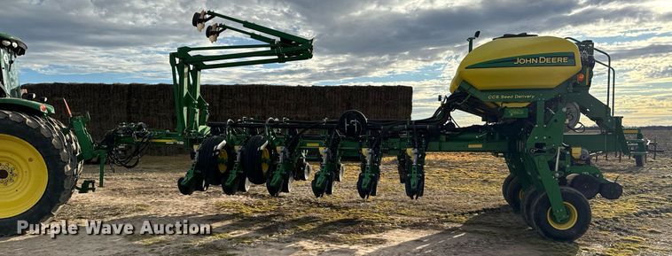 image for item OJ9438 2013 John Deere 1770NT no-till planter