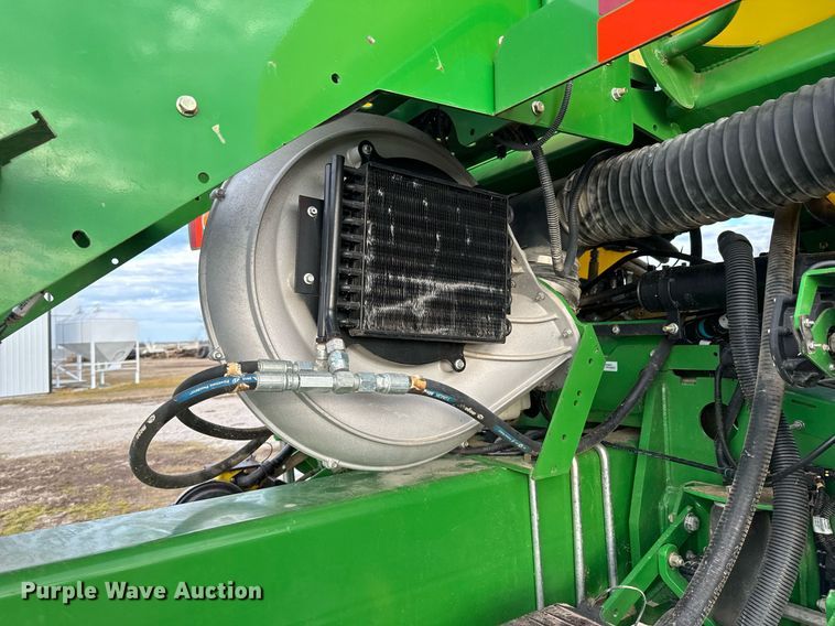 image for item OJ9438 2013 John Deere 1770NT no-till planter