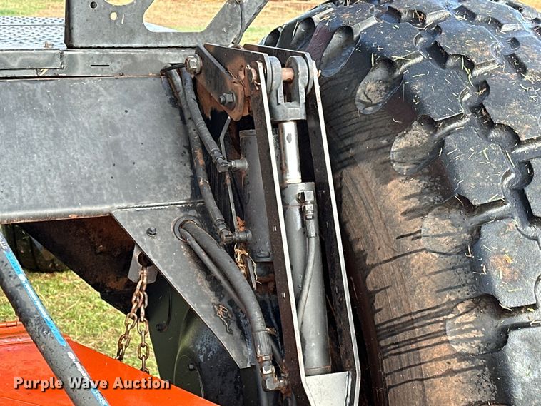 image for item OM9350 2002 Hesston  8550S swather / windrower