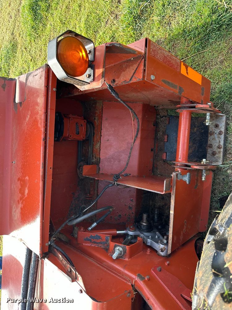 image for item OM9350 2002 Hesston  8550S swather / windrower