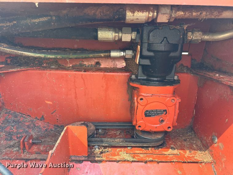 image for item OM9350 2002 Hesston  8550S swather / windrower