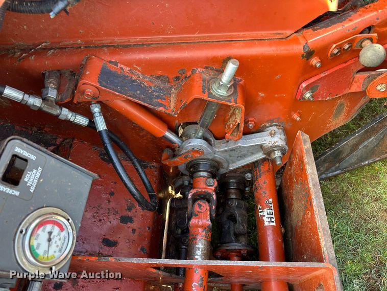 image for item OM9350 2002 Hesston  8550S swather / windrower