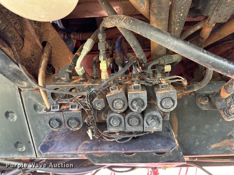 image for item OM9350 2002 Hesston  8550S swather / windrower