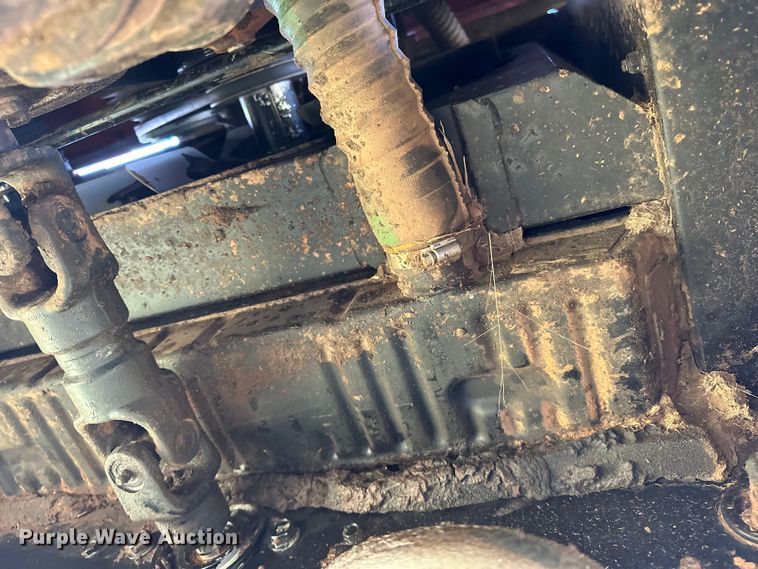 image for item OM9350 2002 Hesston  8550S swather / windrower