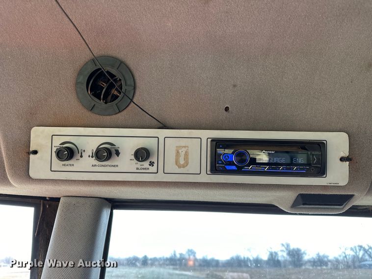 image for item OM9350 2002 Hesston  8550S swather / windrower