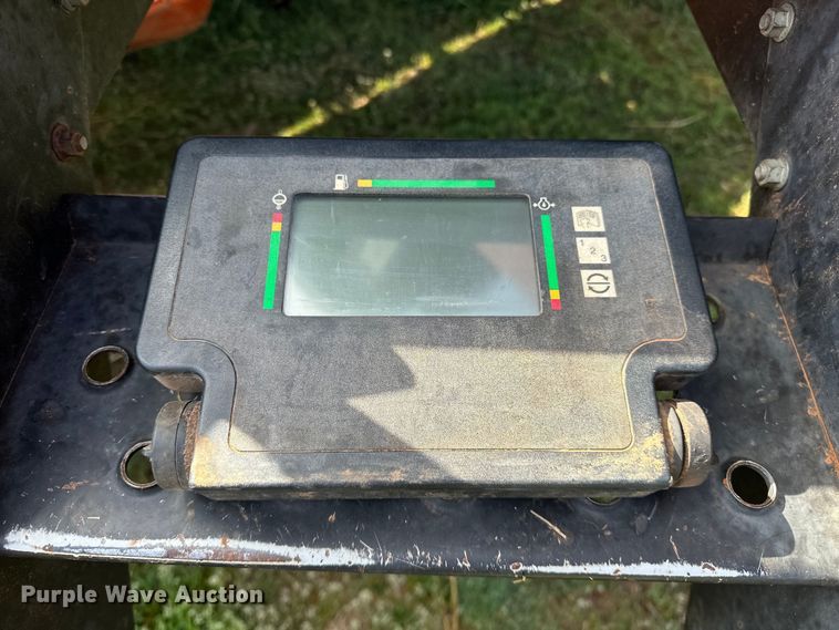 image for item OM9350 2002 Hesston  8550S swather / windrower