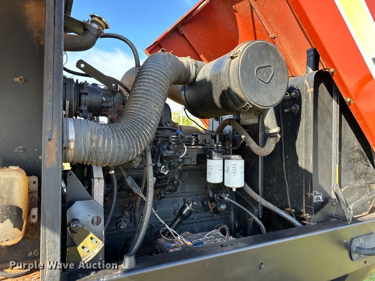 image for item OM9350 2002 Hesston  8550S swather / windrower