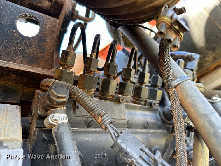 image for item OM9350 2002 Hesston  8550S swather / windrower