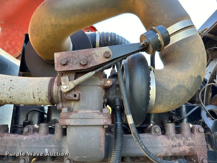 image for item OM9350 2002 Hesston  8550S swather / windrower