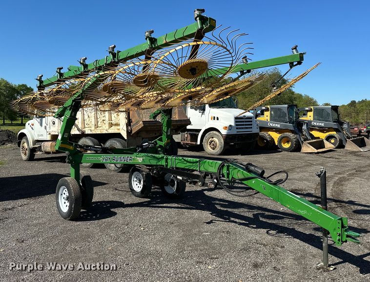 image for item OM9467 2019 Hay Runner RCR812 hay rake