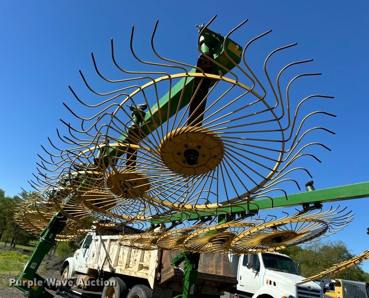 image for item OM9467 2019 Hay Runner RCR812 hay rake