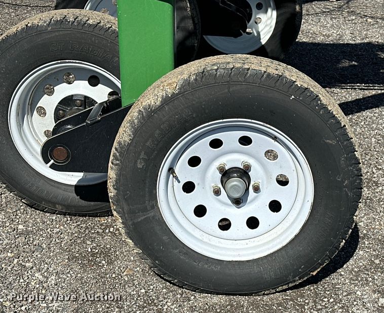 image for item OM9467 2019 Hay Runner RCR812 hay rake