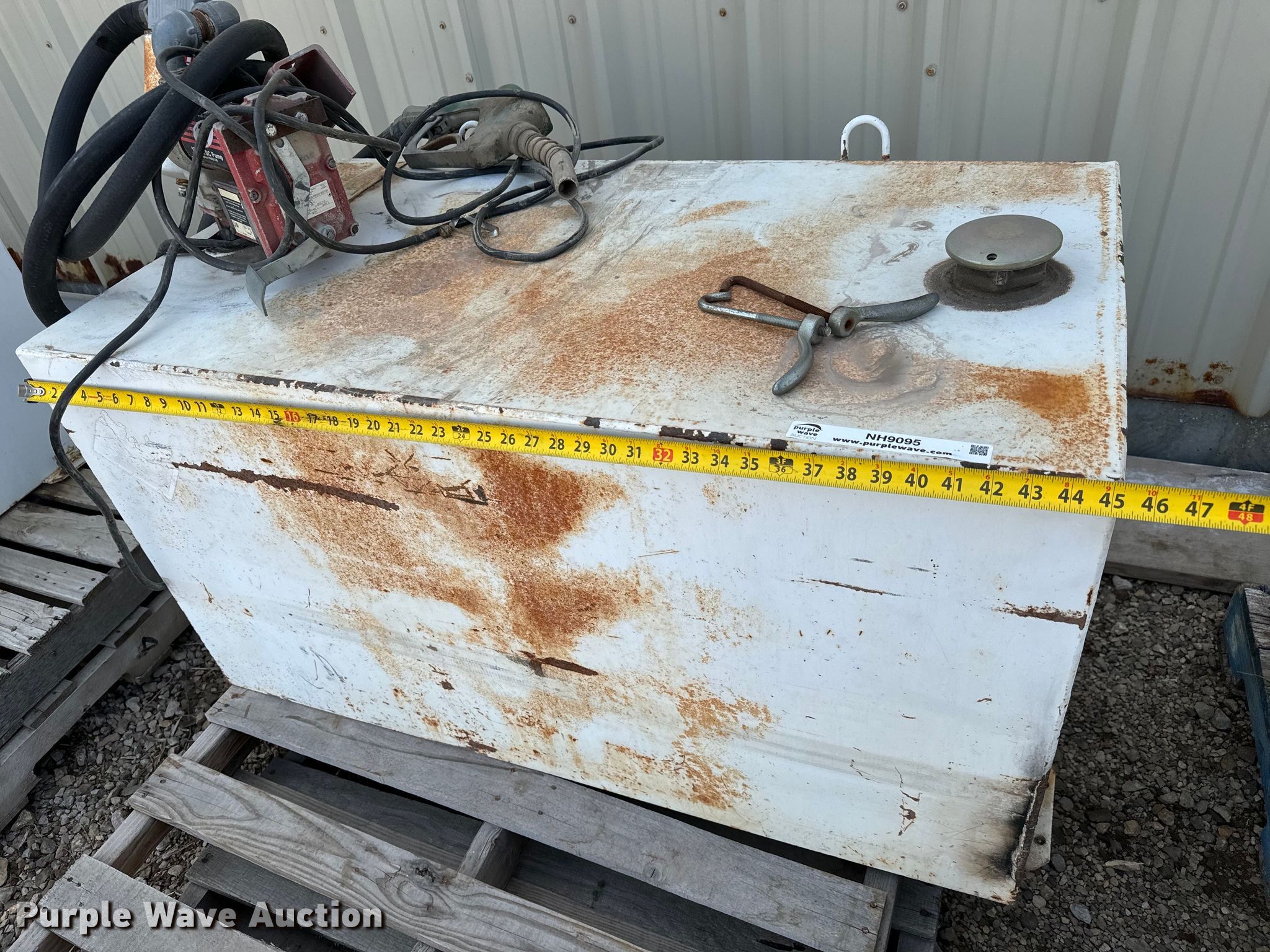 (2) Delta fuel tanks in Olpe, KS Item NH9095 for sale Purple Wave