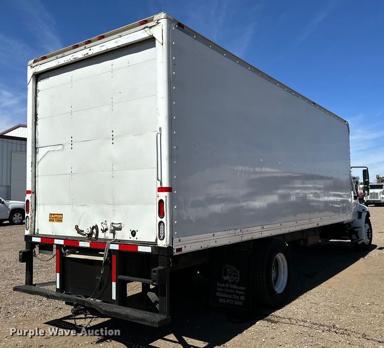 image for item DG4283 2005 International 4300 box truck