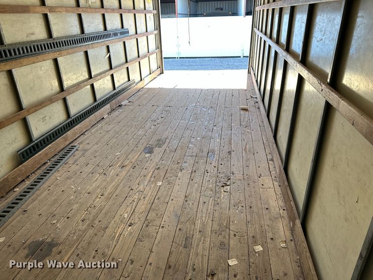 image for item DG4283 2005 International 4300 box truck