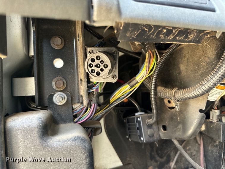 image for item DG4283 2005 International 4300 box truck