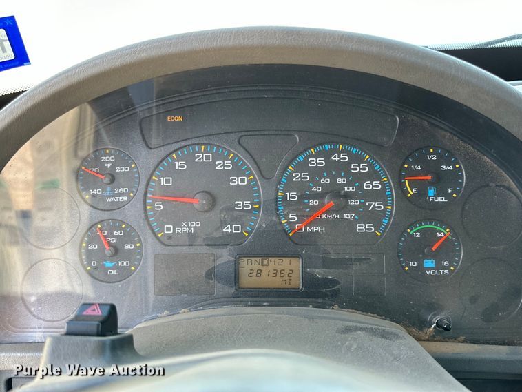 image for item DG4283 2005 International 4300 box truck