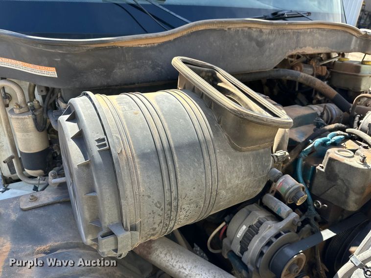 image for item DG4283 2005 International 4300 box truck